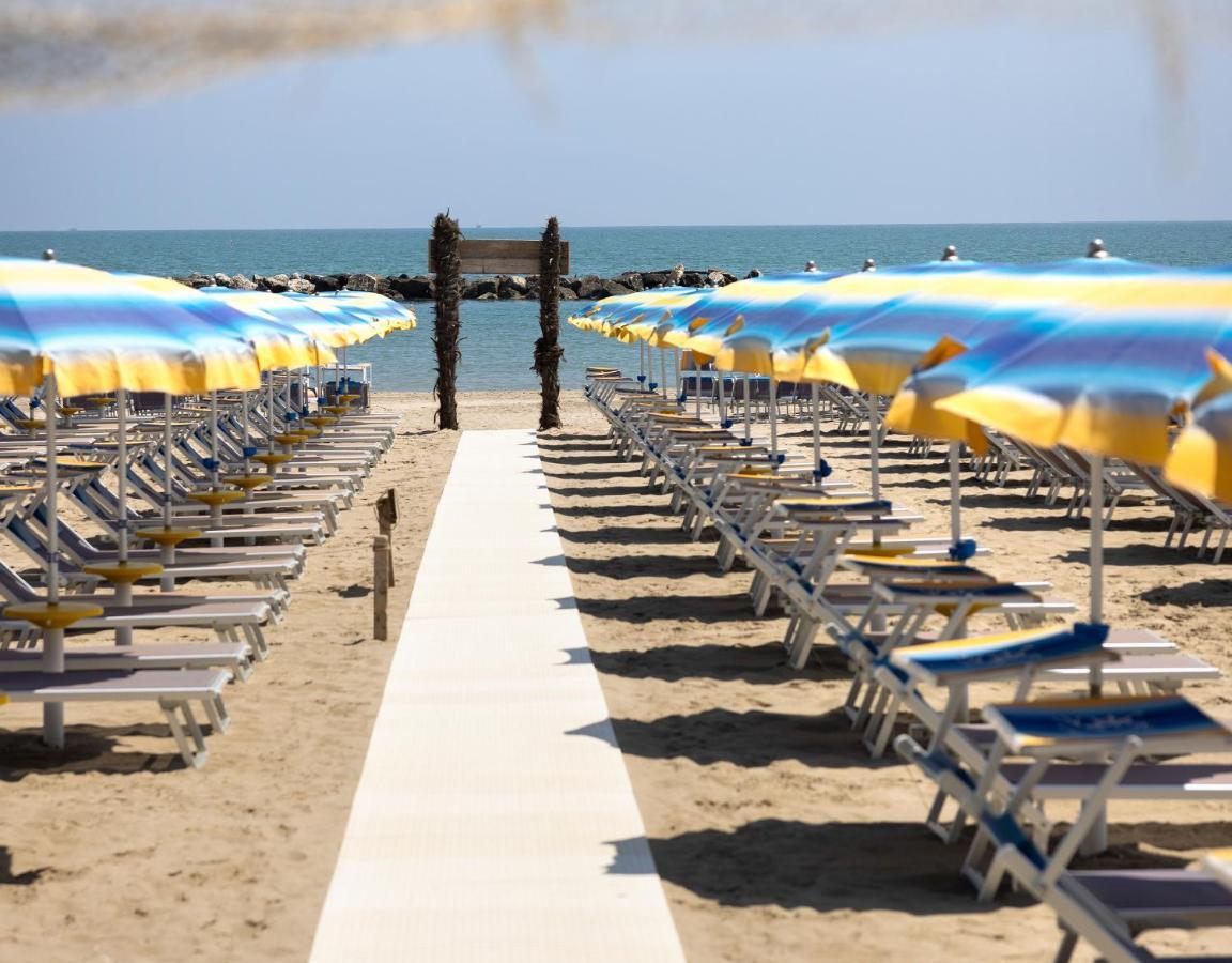 Hotel Constellation Lido Di Savio Esterno foto