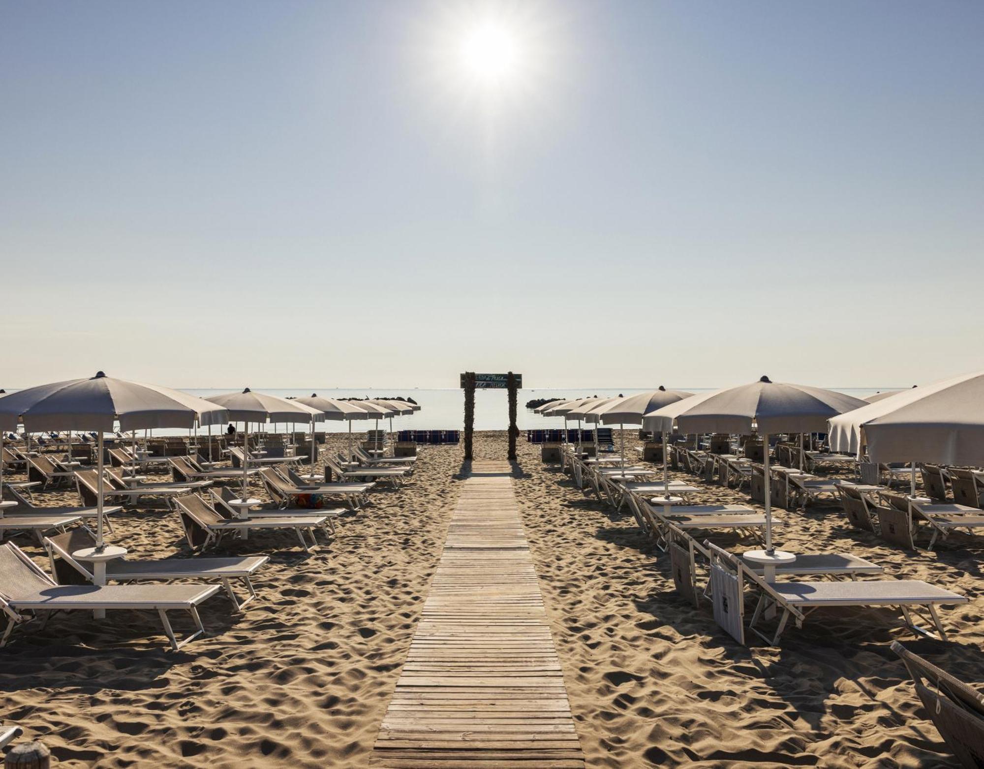 Hotel Constellation Lido Di Savio Esterno foto